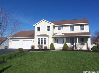 102 Cedarcrest Ln, Oneida, NY 13421