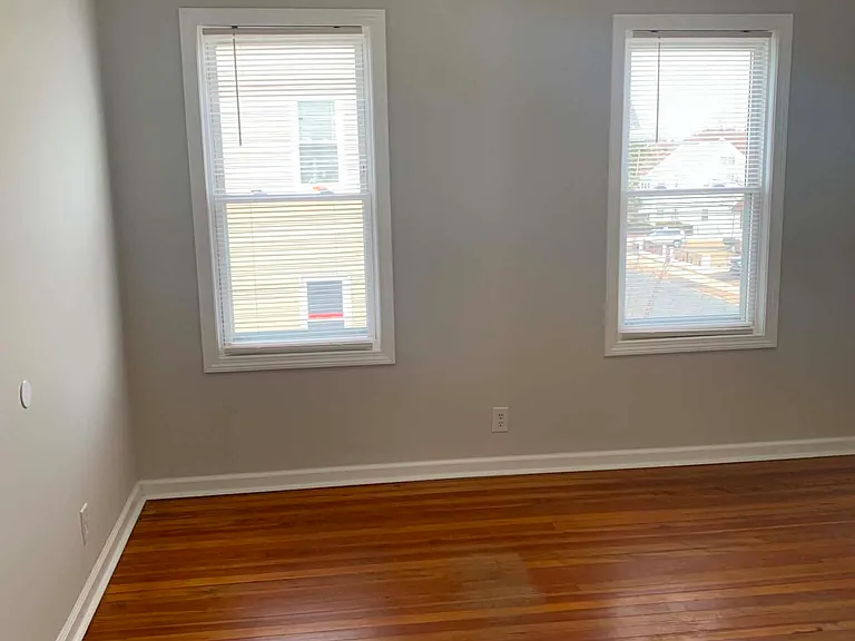 170 Grove St #3 — Photo 6