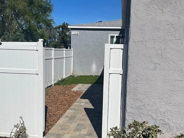 1310 Oak Ave — Photo 8