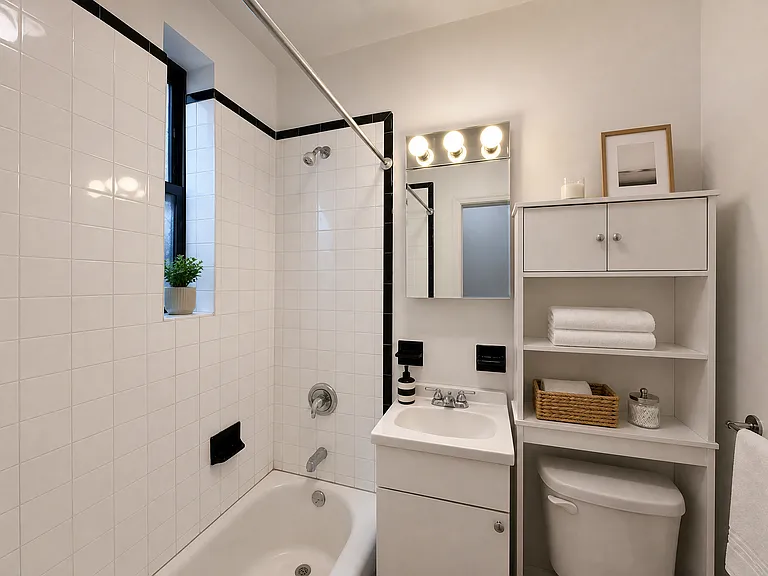 226 E 6th St #2A — Photo 4