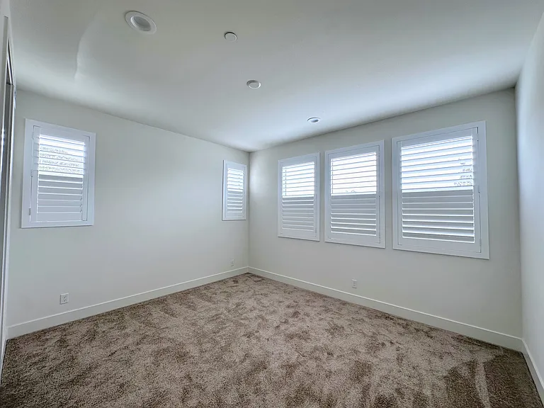 19071 Main St #101 — Photo 11