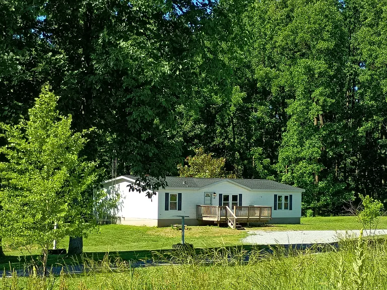 10 Deer Lk — Photo 2