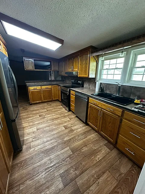 4 bed, 2200 sqft, $3,500 — Photo 4