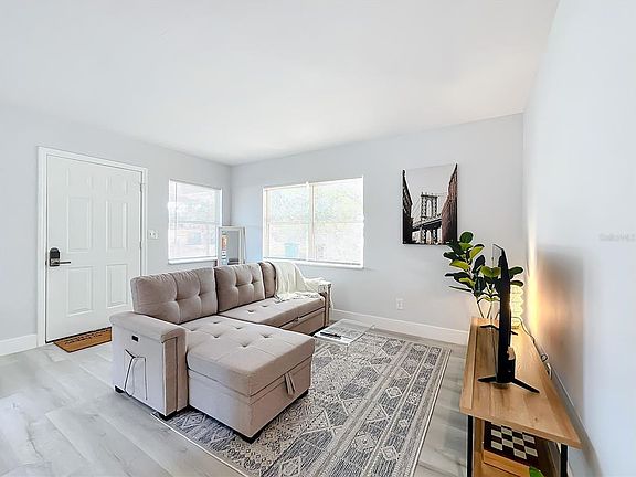 5th image of 3025 Long St #A