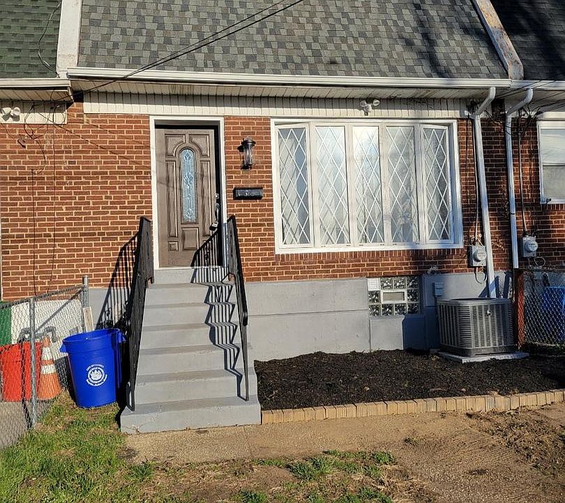 1st image of 2406 S 12th St