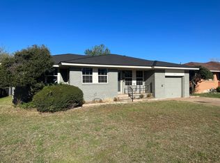 1811 Sunset Dr, Altus, OK 73521