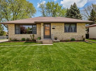 W159N9018 Patton Dr, Menomonee Falls, WI 53051