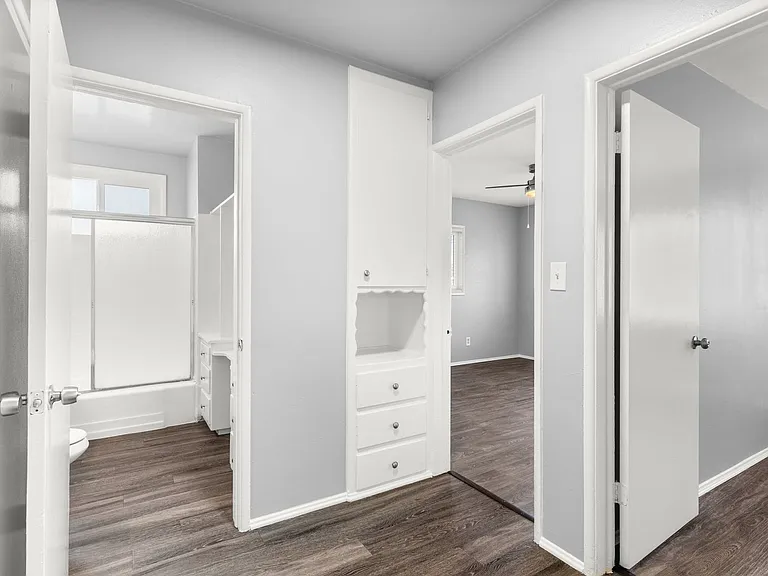 1577 Pine Avenue — Photo 15