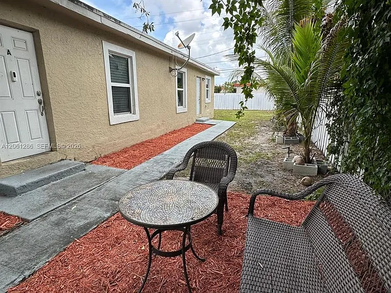 728 SW 6th St #2 — Photo 39