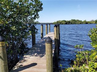 4832 E Riverside Dr, Fort Myers, FL 33905