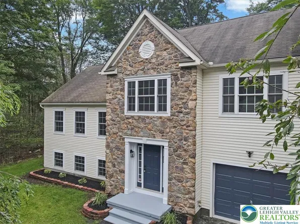 2704 Starlight Ter, Tobyhanna, PA 18466