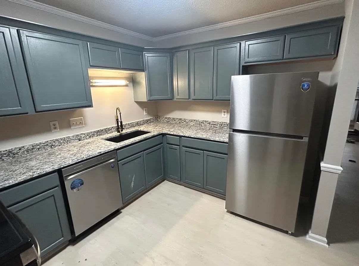 2 bed, 1050 sqft, $1,350 — Photo 2