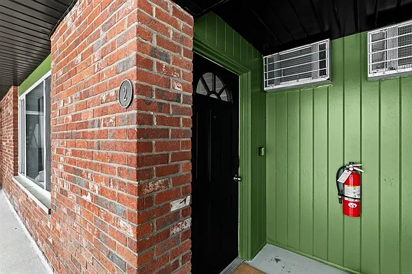 3905 Crooks Rd #2 — Photo 22