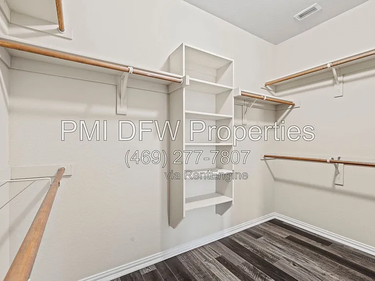 1624 Medina Ln — Photo 18