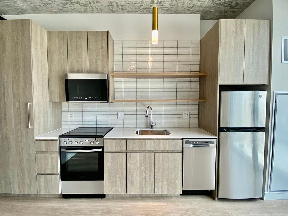 1st image of 152 W Huron St #1506