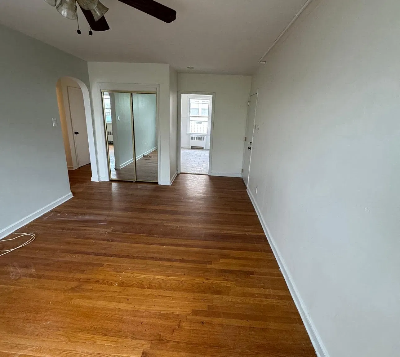 119 Hobart Ave — Photo 1