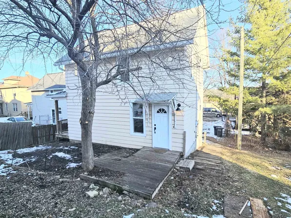 416 Main Page Ct, Stoughton, WI 53589