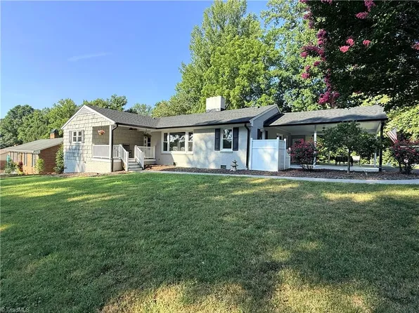 555 Shady Ln, Wilkesboro, NC 28697