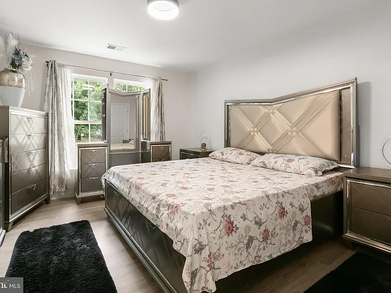 7202 Exbury Ct — Photo 40