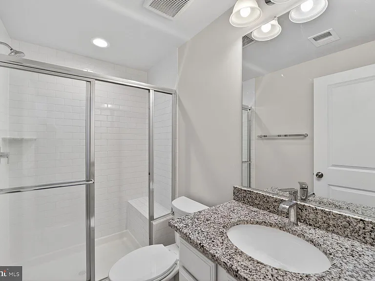 620 Halsey Way — Photo 4