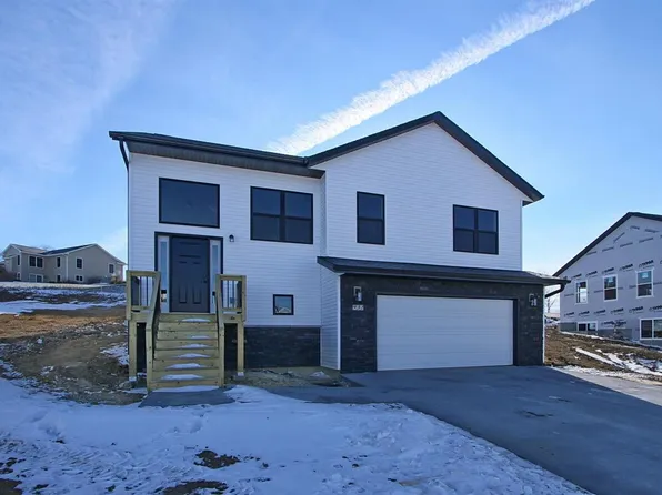 309 Galileo Dr, Riverside, IA 52327