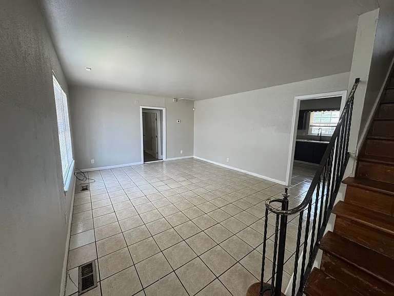 213 NW 84th St — Photo 2