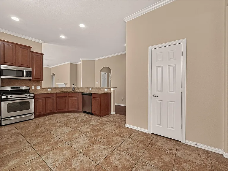 12107 Redbud Brook Trl — Photo 11