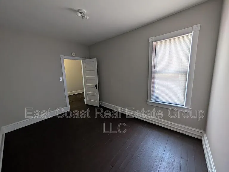 304 1/2 W Martin St — Photo 24