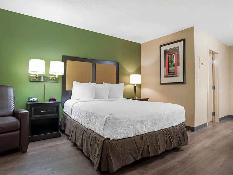 Studio Suite - 1 Queen Bed