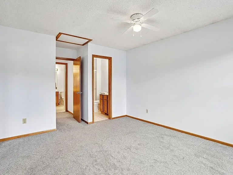18669 Clear View Ct — Photo 12