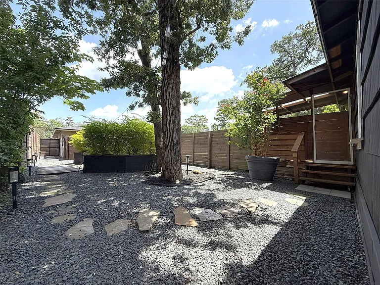4019 Ascot Ln — Photo 13