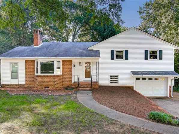 949 N Stratford Rd, Winston Salem, NC 27104