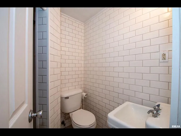 309 E Harrison St — Photo 14