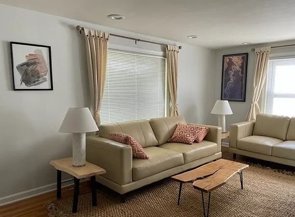 2422 Sycamore Ln — Photo 3