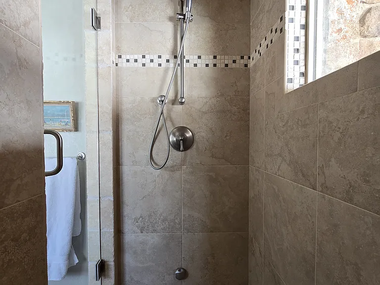 890 Sabeta Dr — Photo 5