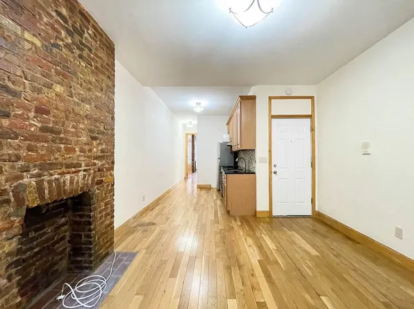 550 Bainbridge Street image 2 of 8