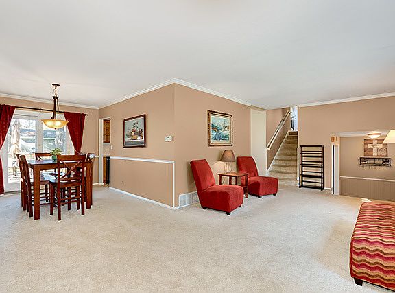 4th image of 624 Norton Ave