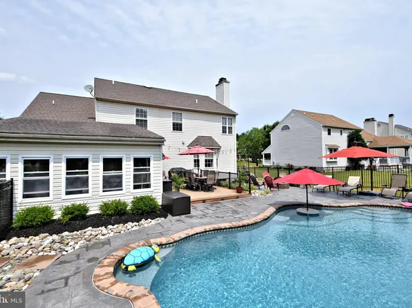 3524 Pin Oak Ln, Chalfont, PA 18914