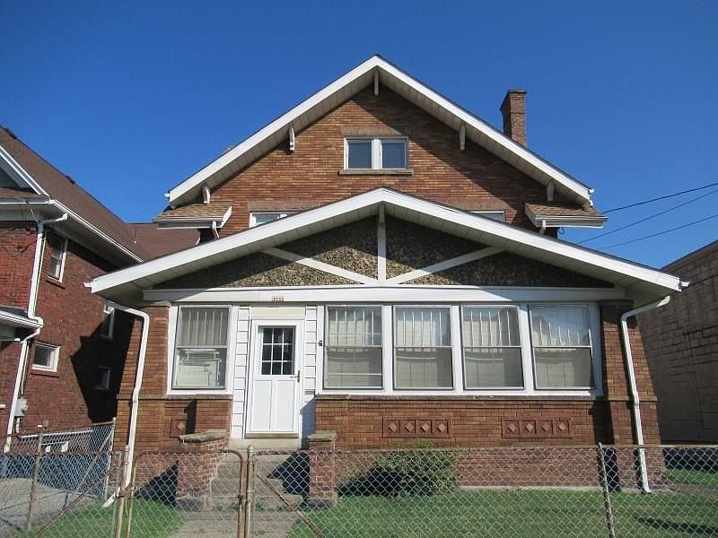 1st image of 1046 W 26th St