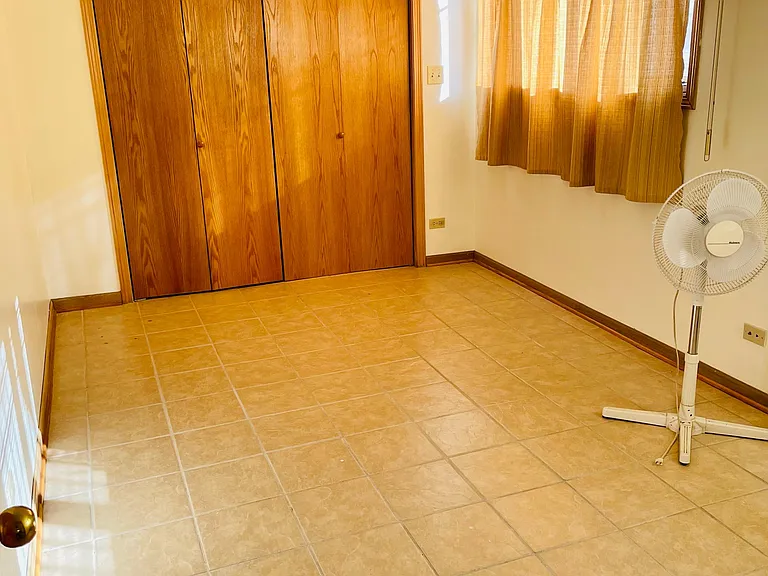 3559 S Lowe Ave #B — Photo 6
