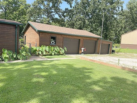 detached garage