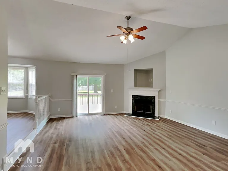 104 Carrington Dr — Photo 7