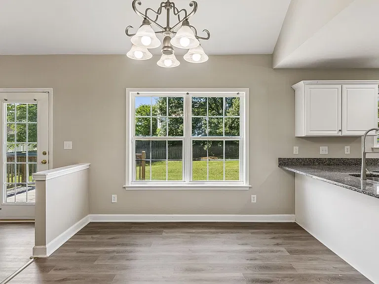 2601 Danbury Cir — Photo 10