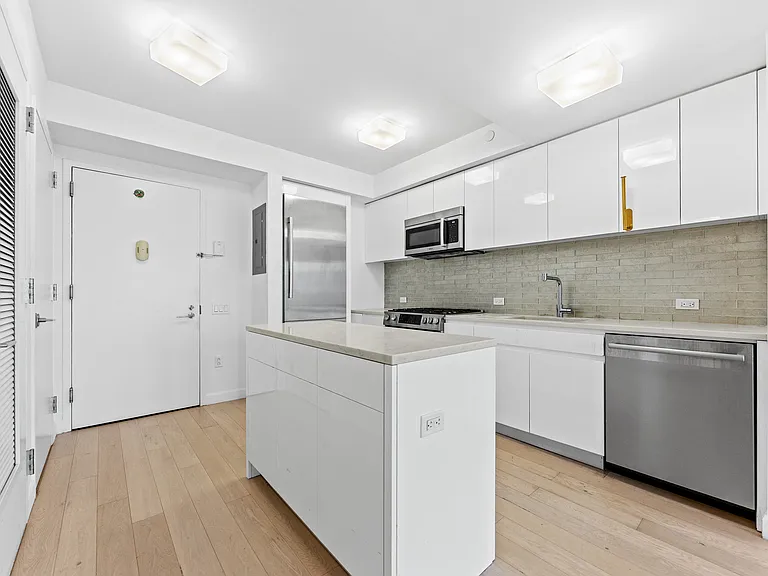 138-35 39th Ave #13E — Photo 3