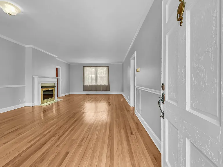 217 E Meadow Cir — Photo 14