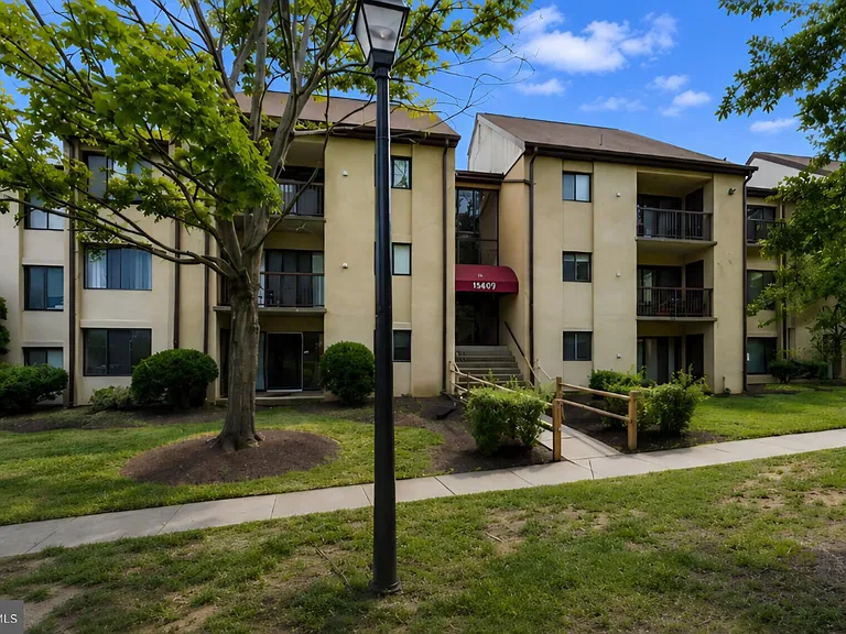 15609 Dorset Rd #201 — Photo 1