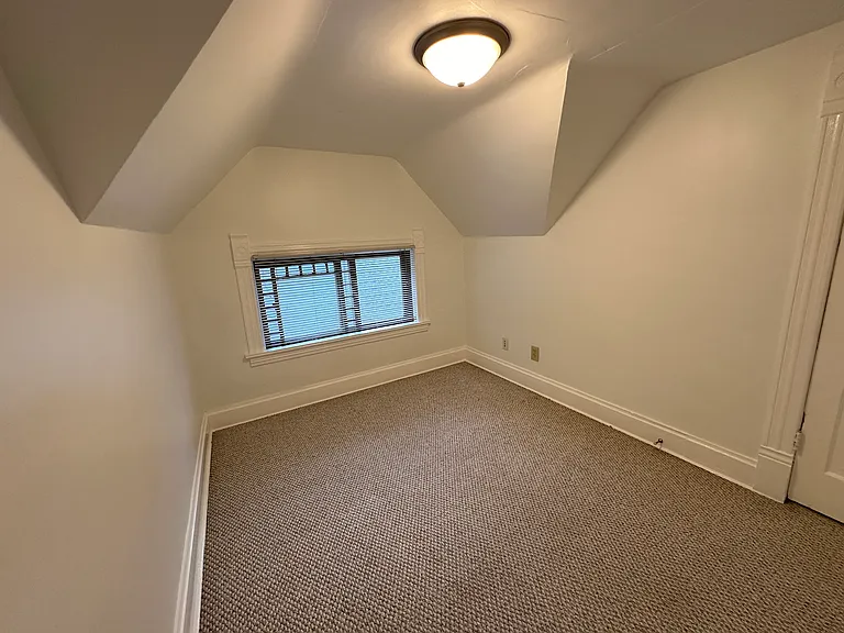 1027 18th Ave SE #2 — Photo 15