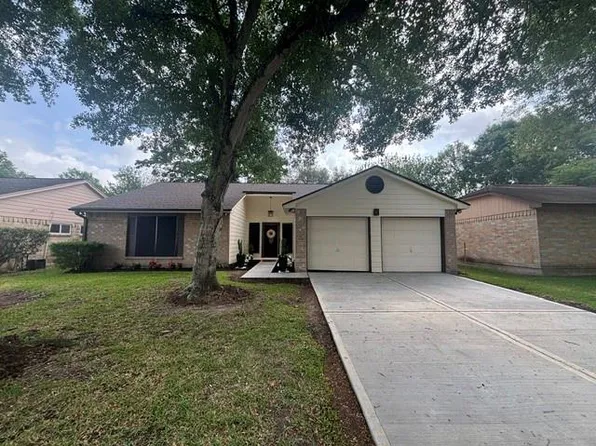 122 Greenshire Dr, League City, TX 77573
