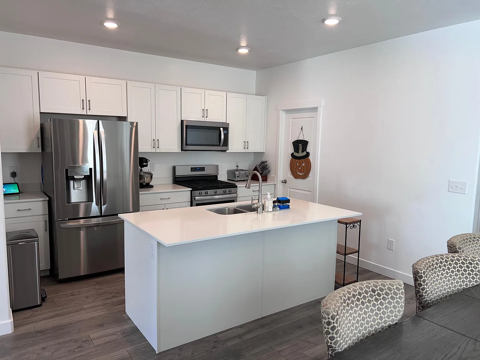 E Madsen Cir, Layton — Photo 2