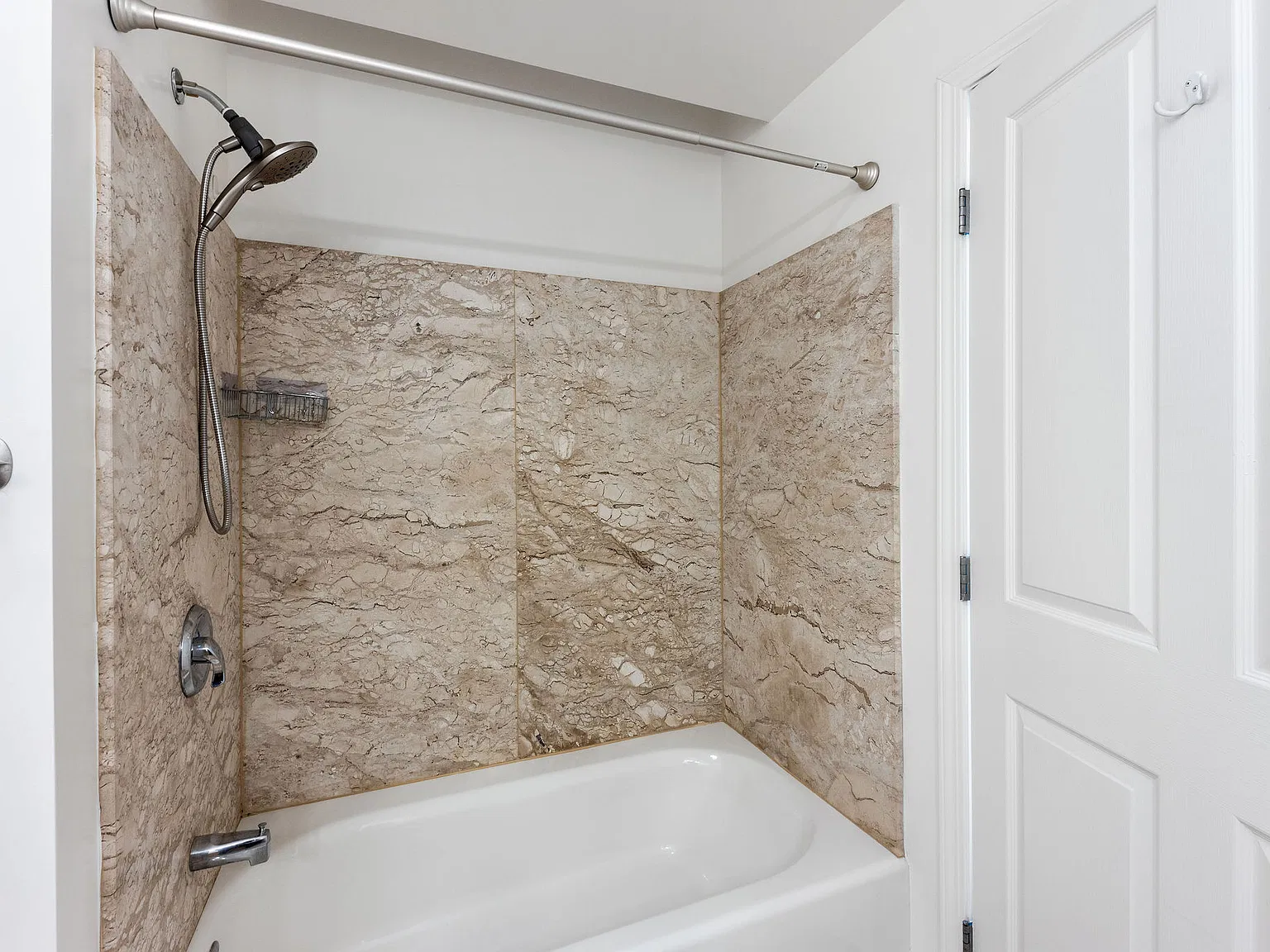 140 South Van Ness Avenue, #910 - 1 — Photo 3